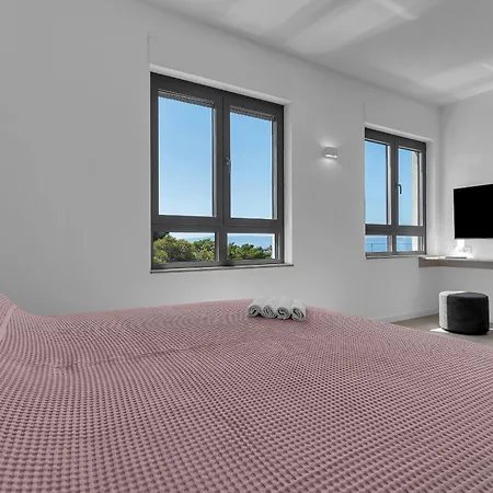 Beachfront Srzic *