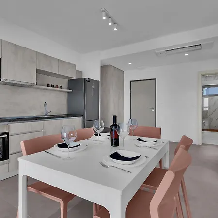 Beachfront Srzic Apartamento *