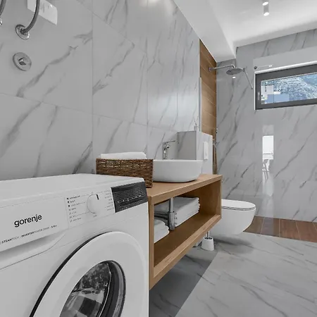 Beachfront Srzic Apartman Makarska