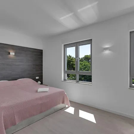 Beachfront Srzic Apartamento *