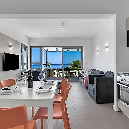 Beachfront Srzic Apartman