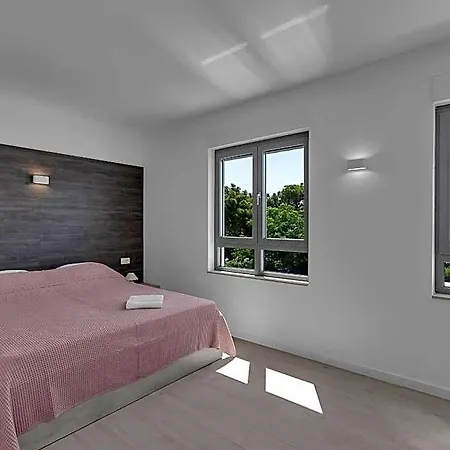 Apartment Beachfront Srzic