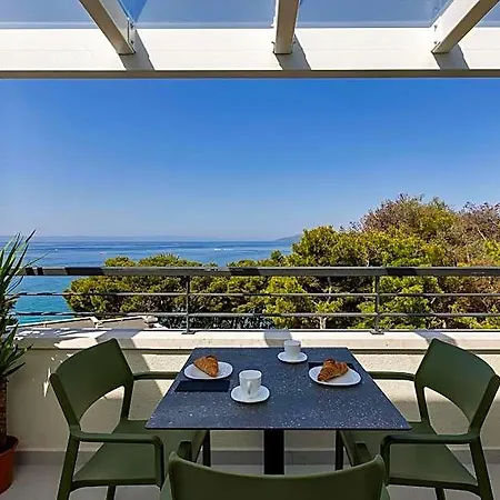 Beachfront Srzic Apartment Makarska